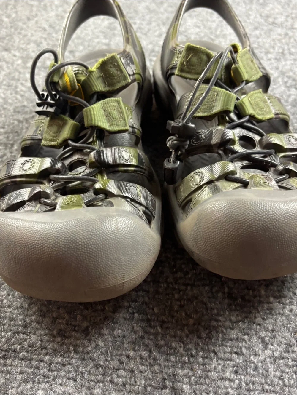 KEEN Boys Grey/green Camo Sunport Sandal Plastic Water Shoe size: 3